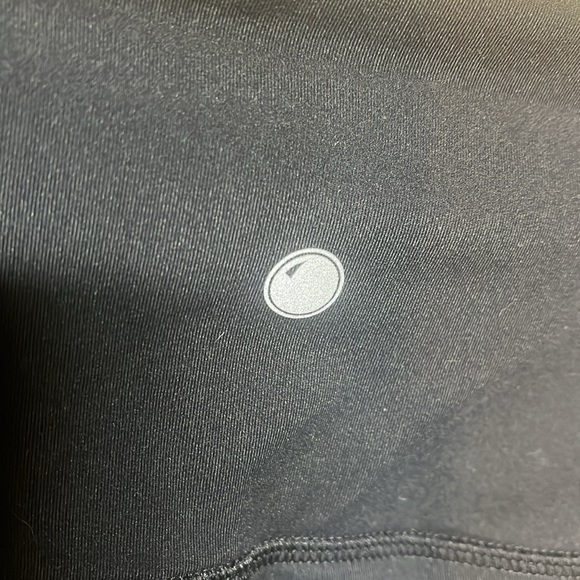 27 inch waist. 23 inch inseam. Yogaliscious - Picture 6 of 6